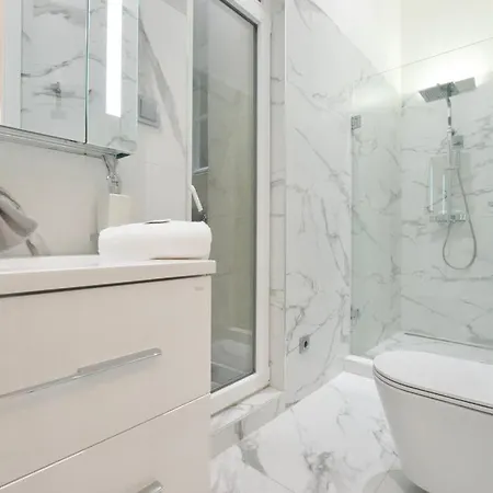 Premium By Hi5 - 2 Bedroom In The Center