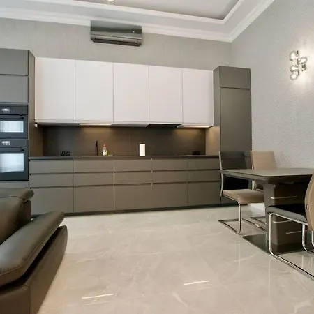 Premium By Hi5 - 2 Bedroom In The Center *