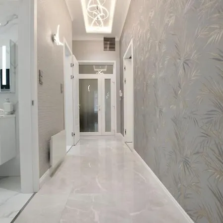 Premium By Hi5 - 2 Bedroom In The Center Apartment *